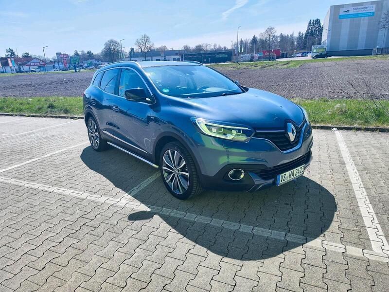 Grau Gebraucht 2015 Renault Kadjar SUV | 11.800 € - Bild 1/4