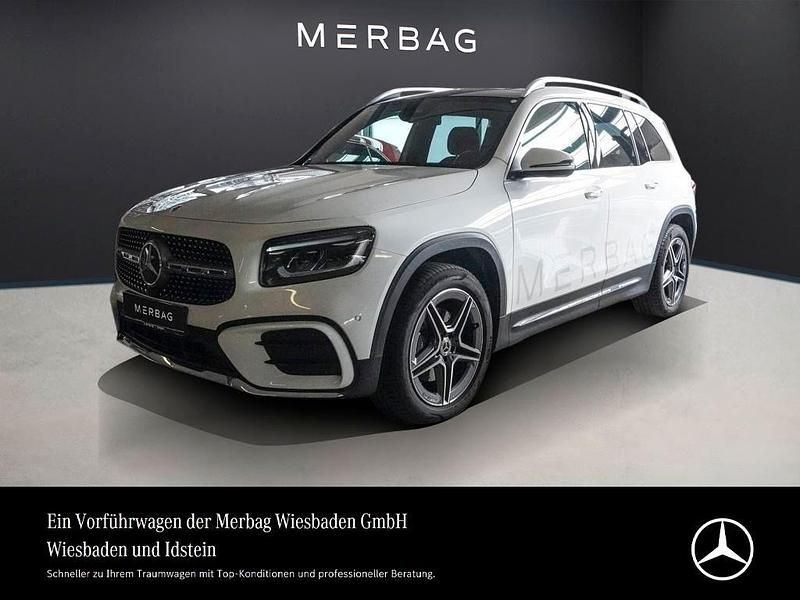 Polarweiß Gebraucht 2025 Mercedes GLB200 AMG SUV | 45.690 € (Fairer Preis) - Bild 1/4
