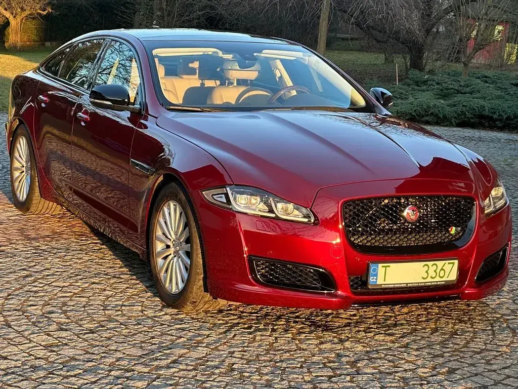 Gebraucht Jaguar XJ R-Sport 241 PS (177 kW) 2017 Rot Limousine