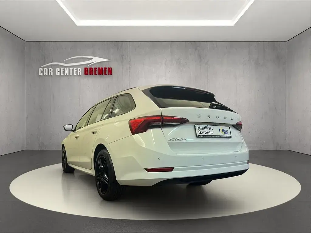 Gebraucht Skoda Octavia Ambition 150 PS (110 kW) 2021 Weiß Kombi