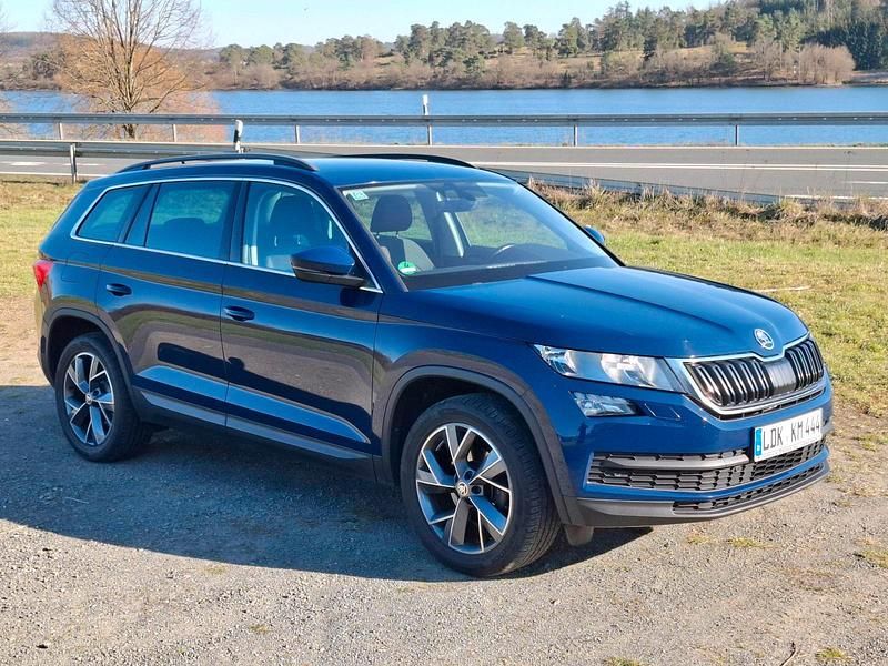 Blau Gebraucht 2017 Skoda Kodiaq Ambition SUV | 16.990 € (Fairer Preis) - Bild 1/4