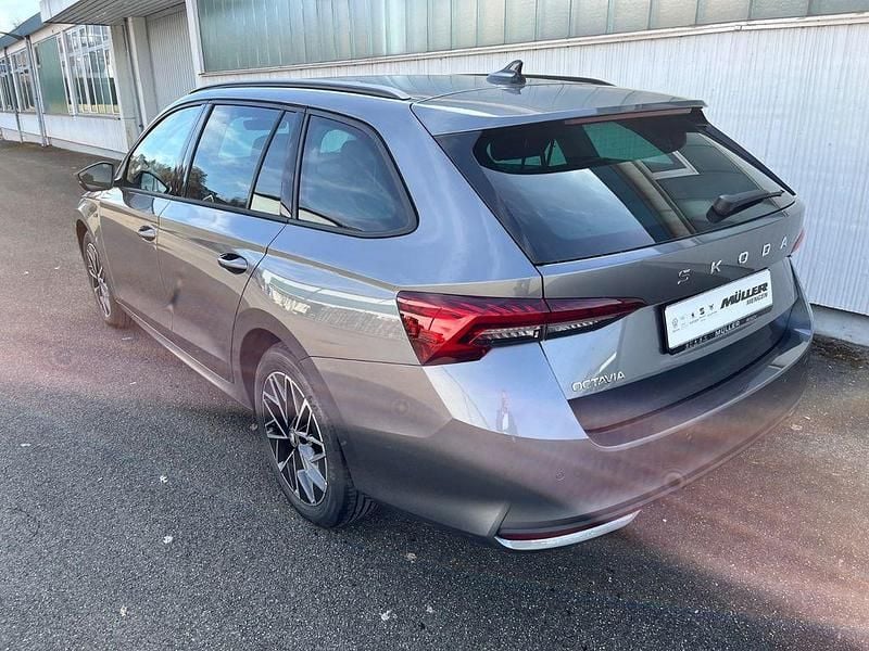 Neu Skoda Octavia Tour 150 PS (110 kW) 2026 Grau Kombi