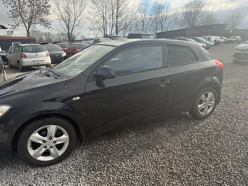 Gebraucht Kia ProCeed LX 116 PS (85 kW) 2009 Schwarz Limousine