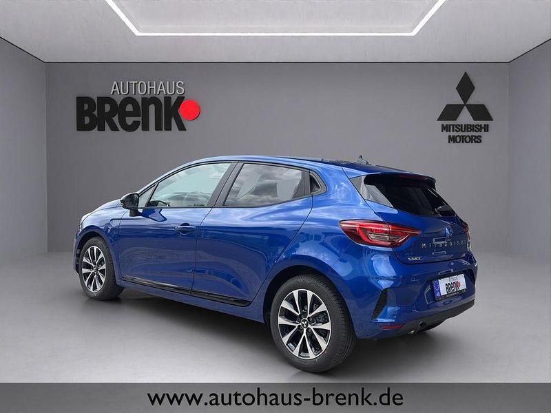 Neu Mitsubishi Colt Plus 91 PS (66 kW) 2025 Royalblau Limousine