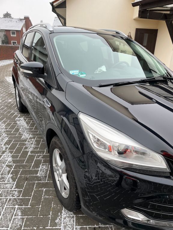 Gebraucht Ford Kuga Titanium 163 PS (119 kW) 2014 Schwarz SUV