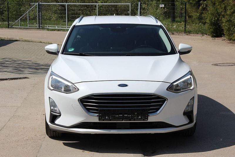 Używany Ford Focus Cool & Connect 150 KM (110 kW) 2019 Biały Kombi