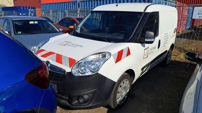 Gebraucht Opel Combo 120 PS (88 kW) 2018 Weiß Van / Kleinbus