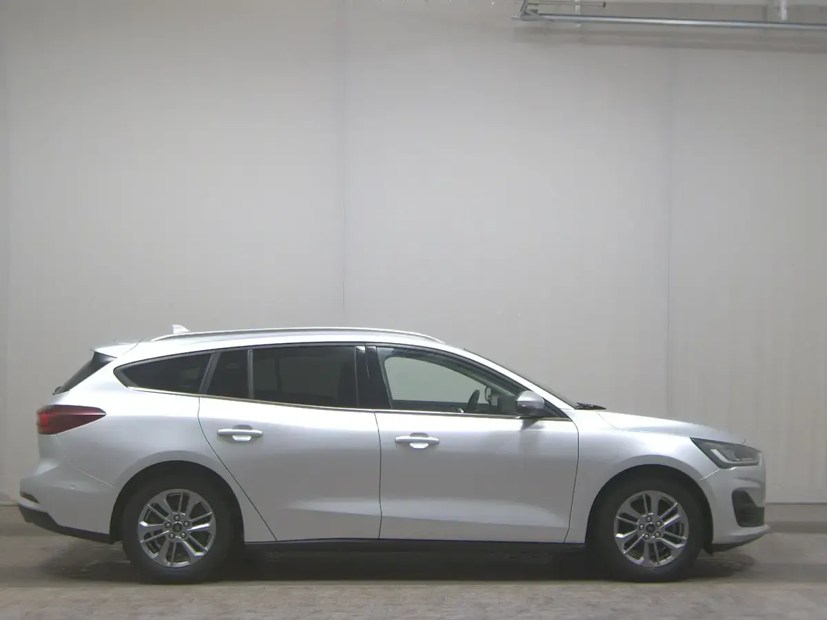 Second-hand Ford Focus Titanium X 116 CP (85 kW) 2024 Argintiu Berlinǎ