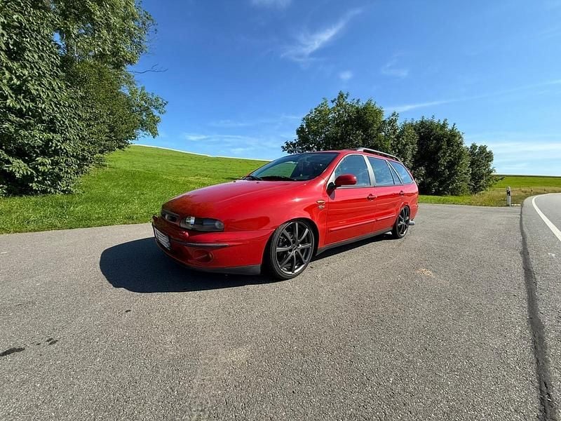 Rot Gebraucht 2001 Fiat Marea Kombi | 3.210 € - Bild 1/4