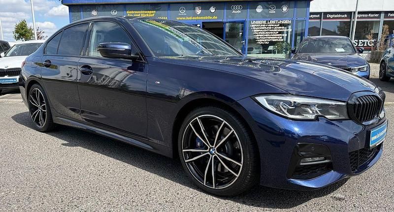Blau Gebraucht 2020 BMW 330 M Sport Limousine | 28.380 € (Fairer Preis) - Bild 1/4