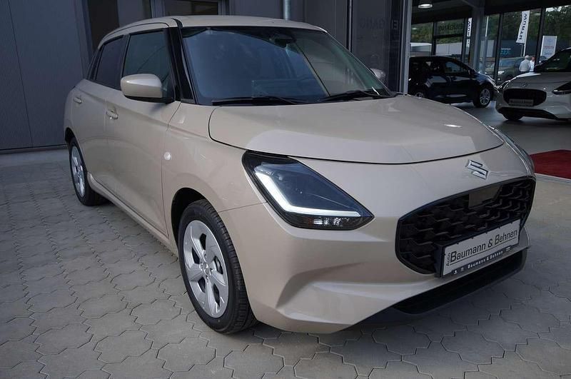 Caravan ivory Gebraucht 2025 Suzuki Swift Comfort Limousine | 21.690 € (Teuer) - Bild 1/4