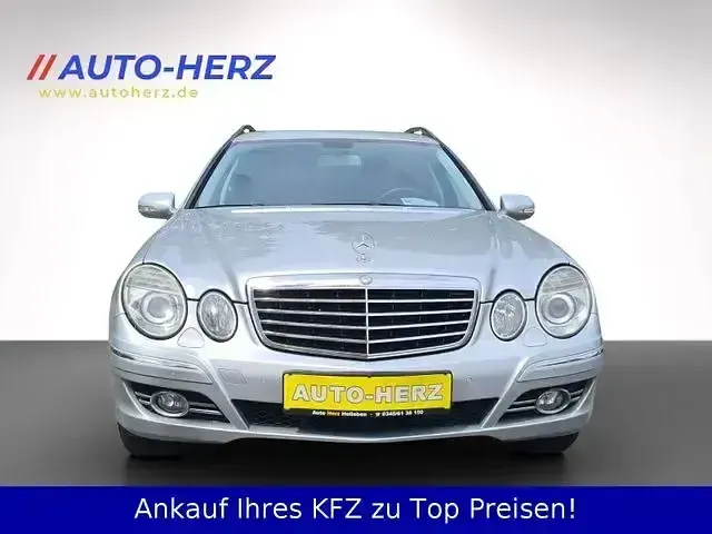 Gebraucht Mercedes E200 Avantgarde 184 PS (135 kW) 2008 Iridiumsilber Kombi