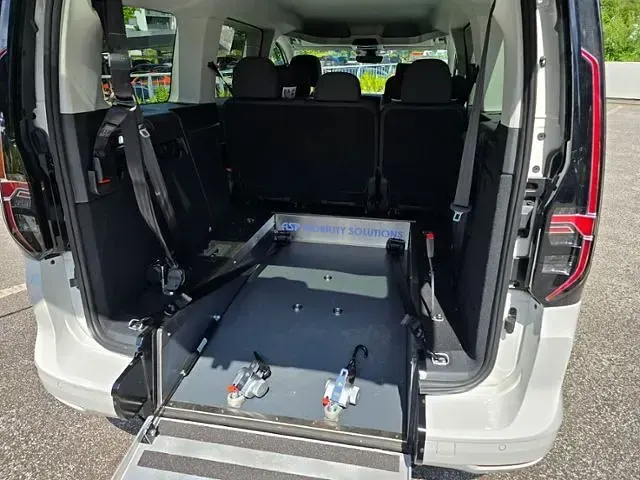 Second-hand VW Caddy Maxi 116 CP (85 kW) 2025 Alb Monovolum