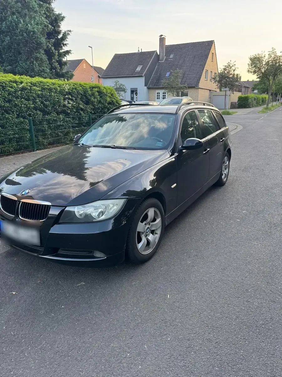 Gebraucht BMW 318 129 PS (94 kW) 2007 Schwarz Kombi