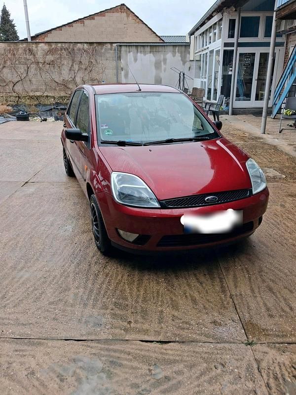 Gebraucht Ford Fiesta 69 PS (50 kW) 2003 Rot Kleinwagen