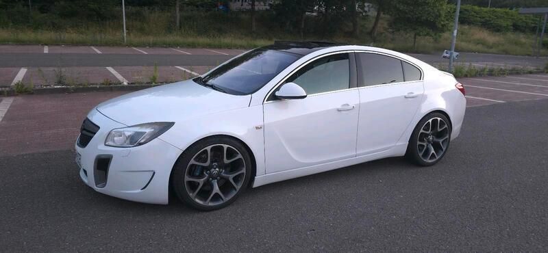 Weiß Gebraucht 2011 Opel Insignia OPC Limousine | 8.000 € (Guter Preis) - Bild 1/4