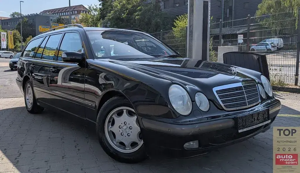 Gebraucht Mercedes E200 163 PS (119 kW) 2002 Schwarz Limousine
