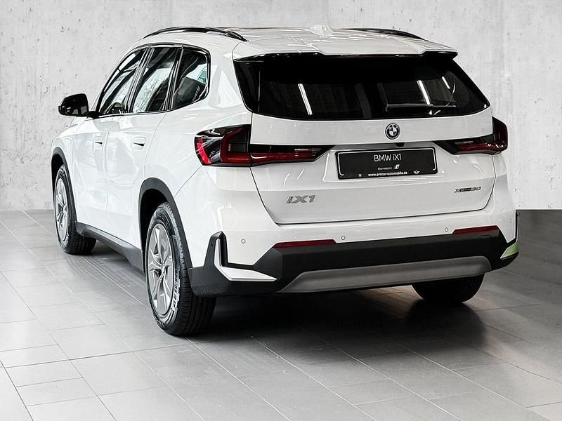 Neu BMW iX1 Performance 230 kW (313 PS) 2025 Weiß SUV