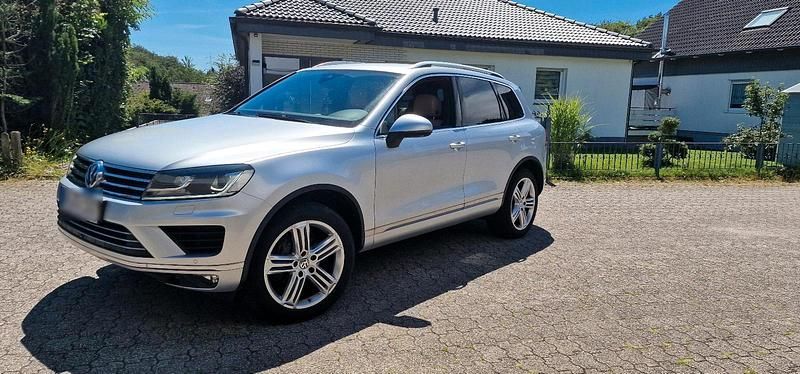 Gebraucht VW Touareg 262 PS (192 kW) 2016 Silber SUV