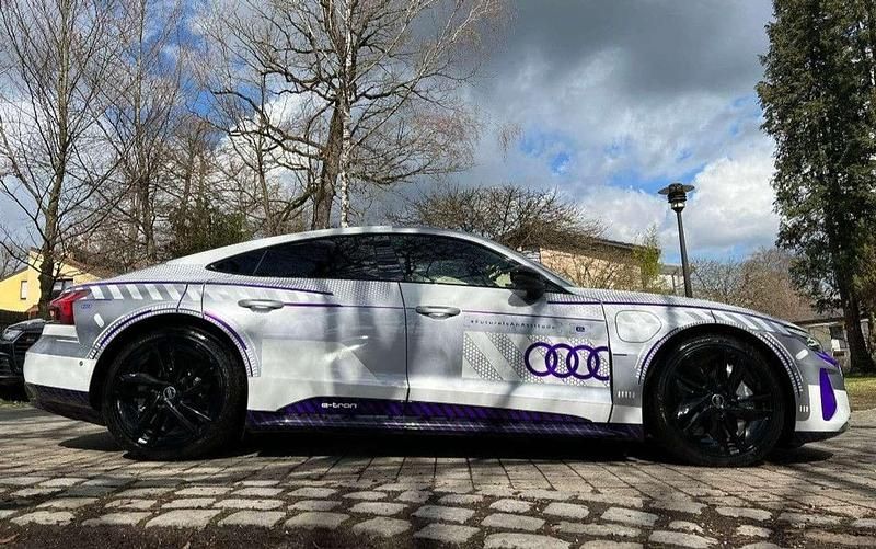 Audi excl florettsilber metall Neu 2024 Audi RS e-tron GT Limousine | 119.900 € - Bild 1/4