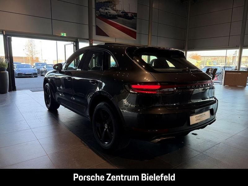 Gebraucht Porsche Macan 245 PS (180 kW) 2019 Vulkangraumetallic SUV