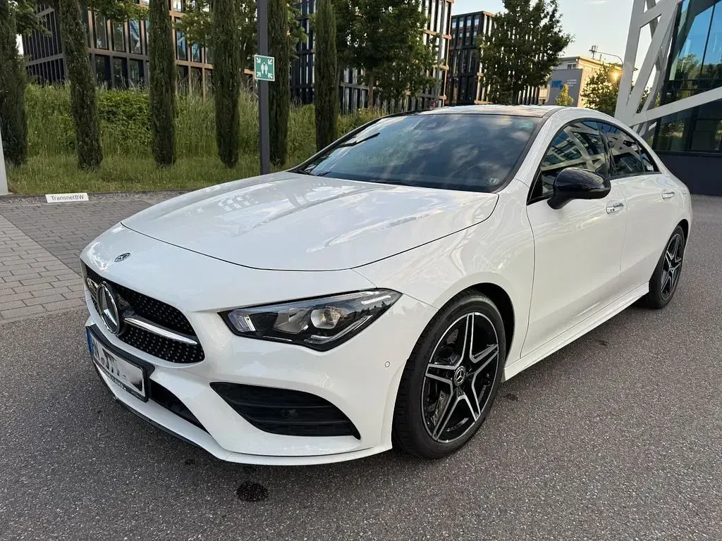 Gebraucht Mercedes CLA220 AMG line 190 PS (139 kW) 2019 Weiß Limousine