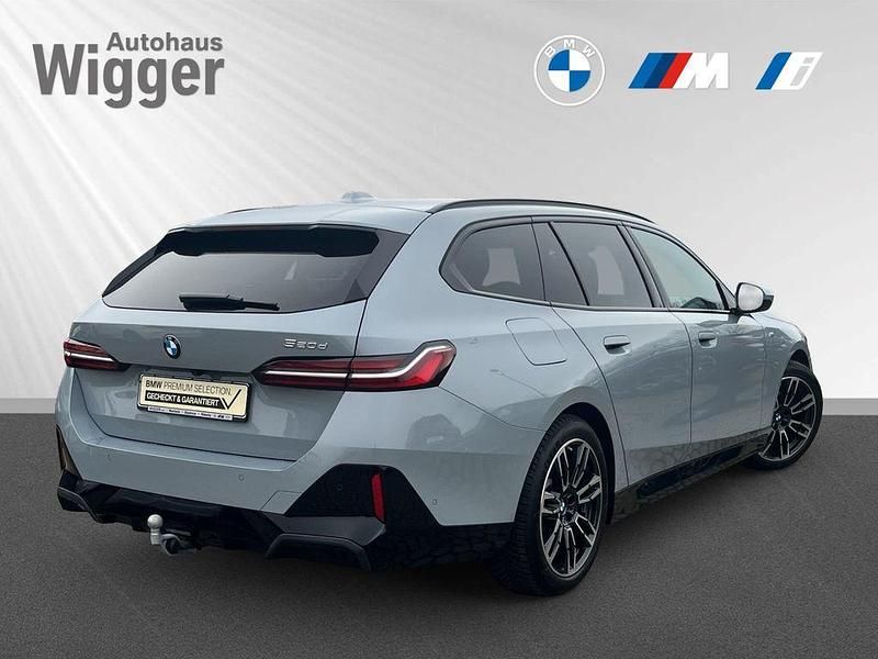 Gebraucht BMW 520 M Sport 197 PS (144 kW) 2025 Brooklyn grau metallic Kombi