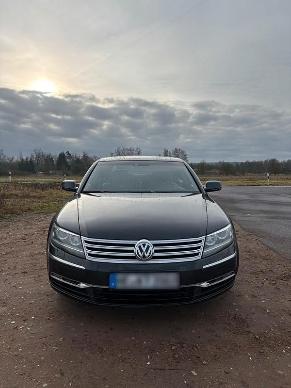 Grau Gebraucht 2011 VW Phaeton Limousine | 13.900 € (Etwas zu teuer) - Bild 1/4