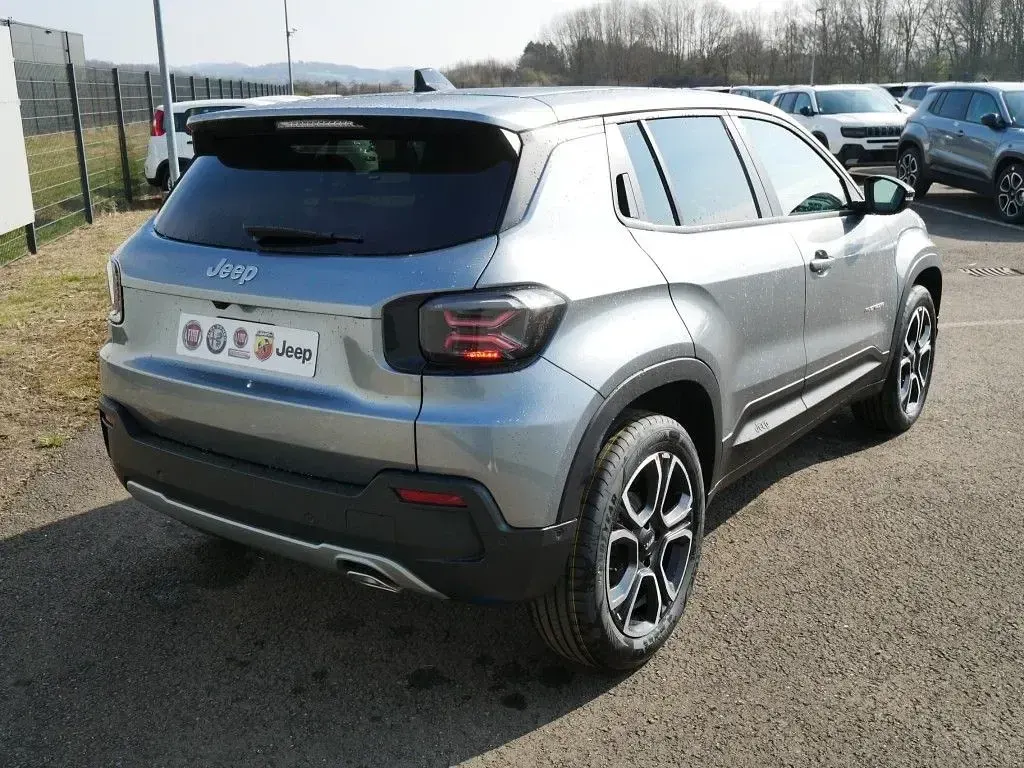 Neu Jeep Avenger Summit 110 PS (80 kW) 2025 Grau SUV