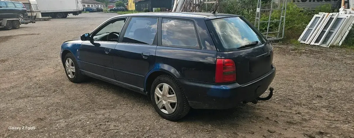 Gebraucht Audi A4 101 PS (74 kW) 1997 Blau Kombi