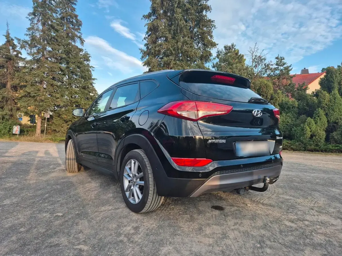 Gebraucht Hyundai Tucson 177 PS (130 kW) 2015 Schwarz SUV