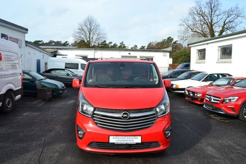 Rot Gebraucht 2017 Opel Vivaro Van | 7.700 € (Superpreis) - Bild 1/4