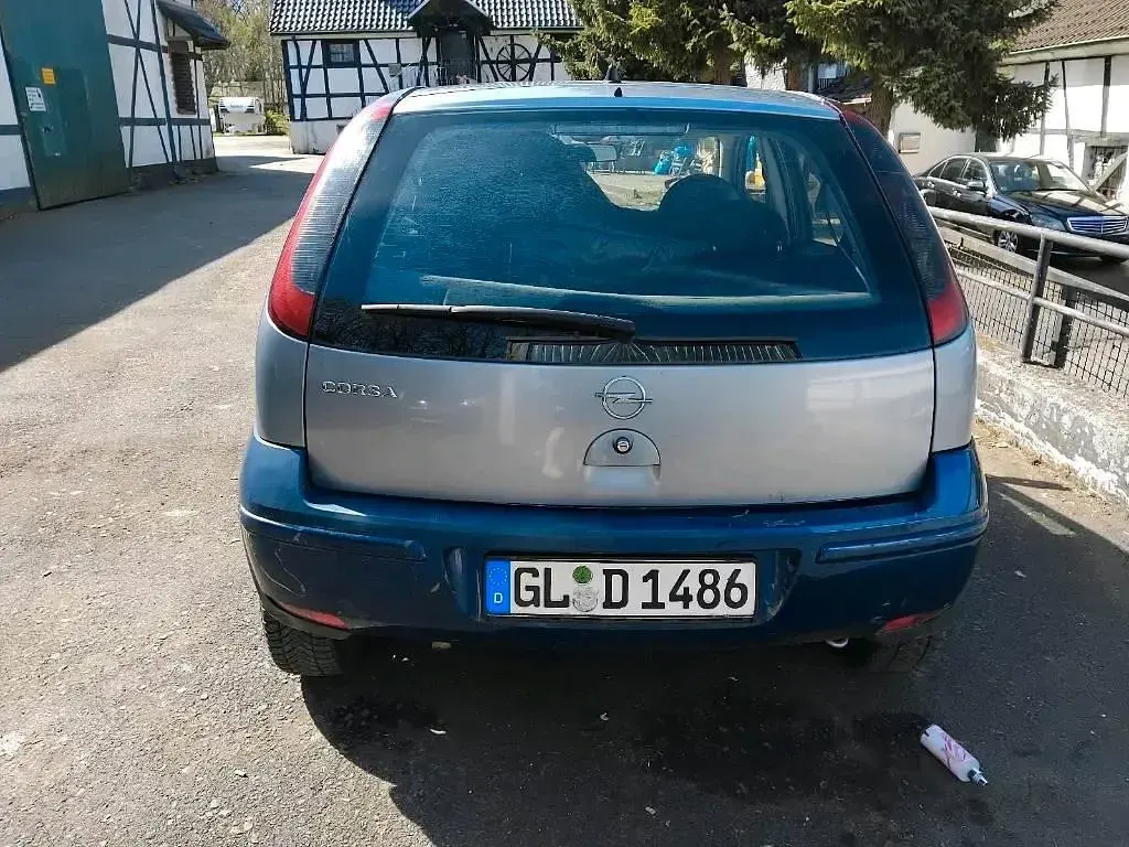 Usata Opel Corsa 75 CV (55 kW) 2004 Argento Utilitaria