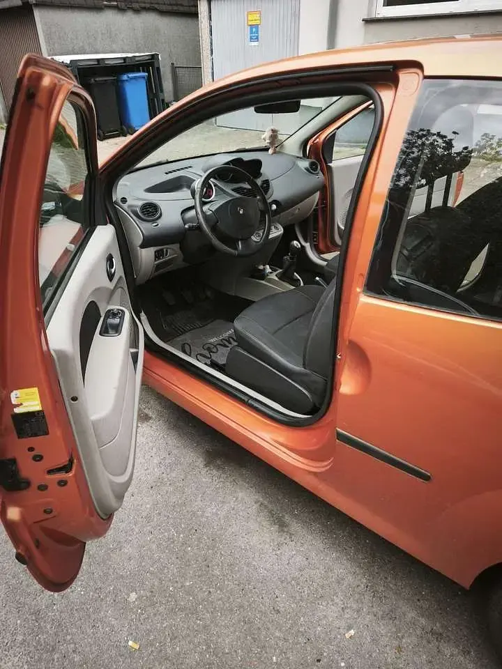 Usata Renault Twingo Dynamique 76 CV (55 kW) 2008 Arancione Utilitaria