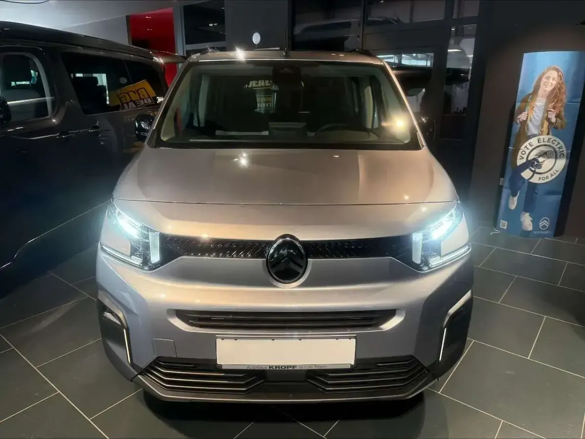 Neu Citroën Berlingo 131 PS (96 kW) 2026 Grau Van / Kleinbus