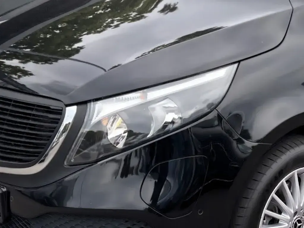 Gebraucht Mercedes EQV300 150 kW (204 PS) 2022 Schwarz Van / Kleinbus
