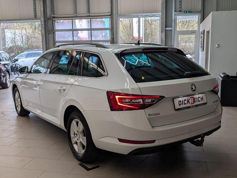 Gebraucht Skoda Superb Ambition 150 PS (110 kW) 2016 Weiß Kombi