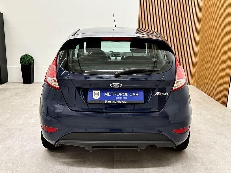 Gebraucht Ford Fiesta Ambiente 60 PS (44 kW) 2016 Blau Kleinwagen