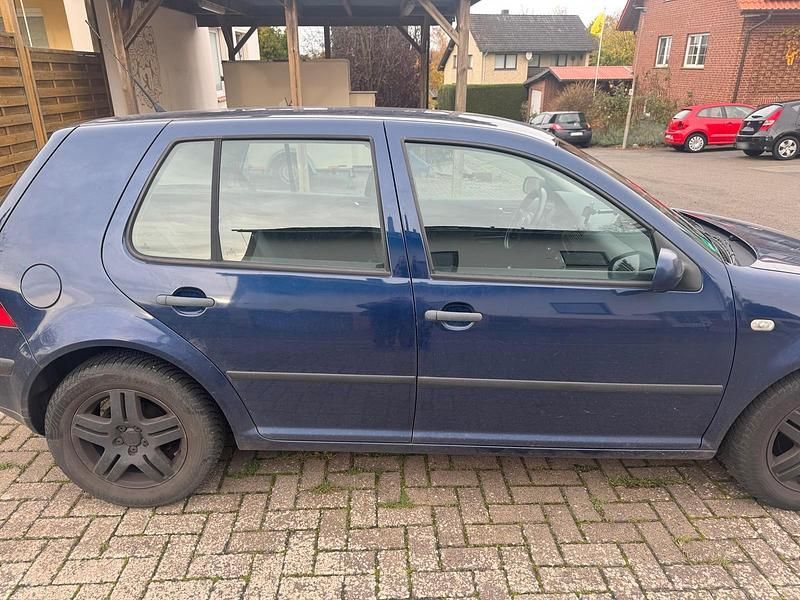 Gebraucht VW Golf IV 75 PS (55 kW) 2003 Blau Kleinwagen