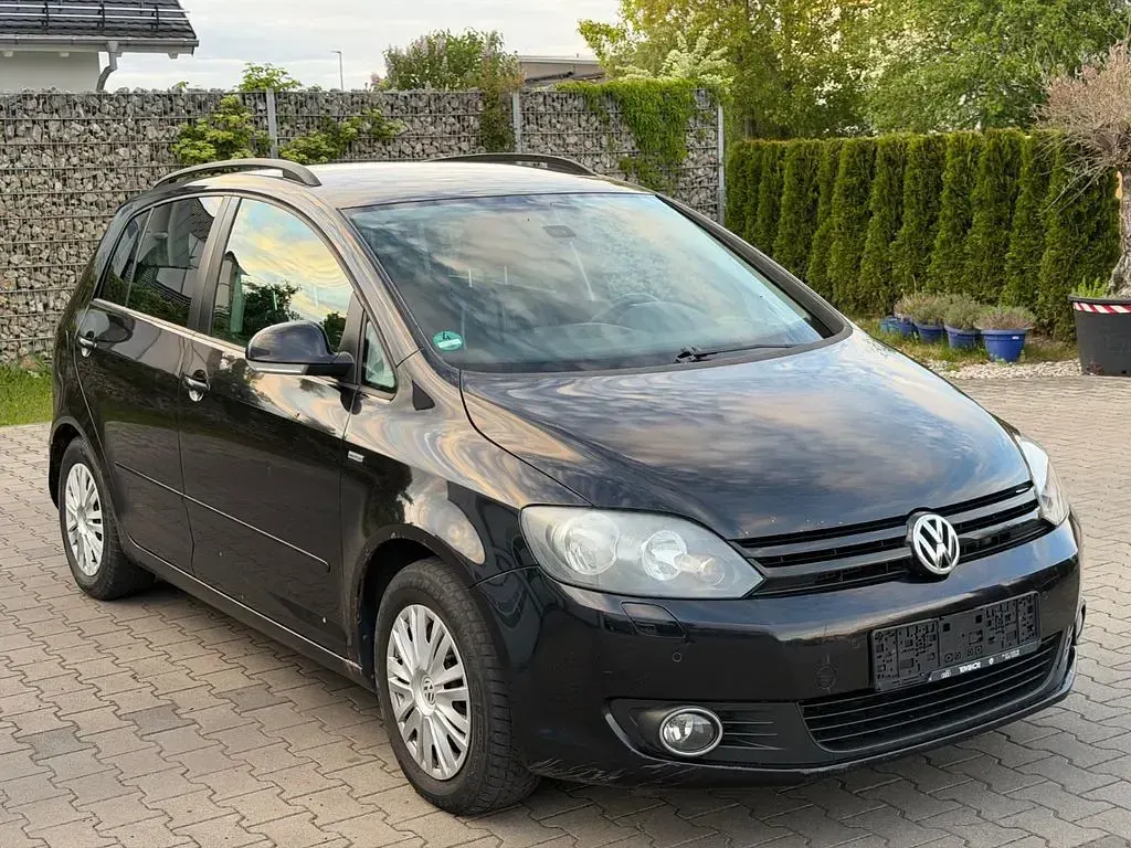 Gebraucht VW Golf VII Match 105 PS (77 kW) 2012 Schwarz Limousine