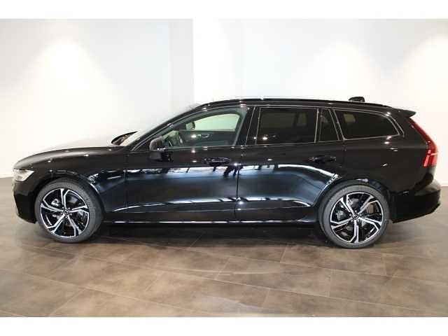 Gebraucht Volvo V60 145 PS (106 kW) 2024 Kombi