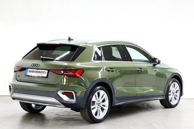 Gebraucht Audi A3 Sport 150 PS (110 kW) 2025 Distriktgrün metallic Limousine