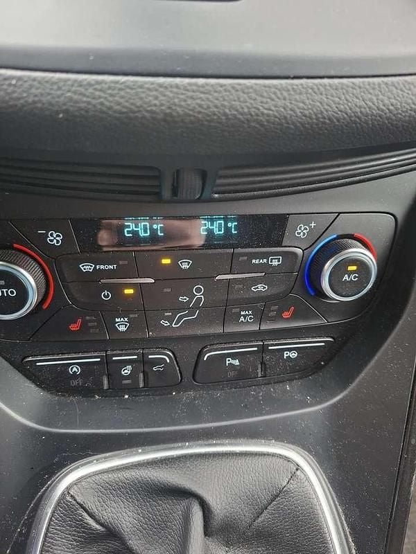 Gebraucht Ford Kuga Titanium 150 PS (110 kW) 2017 Grau SUV