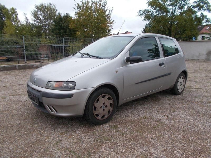 Silber Gebraucht 2003 Fiat Punto Dynamic Kleinwagen | 450 € (Guter Preis) - Bild 1/4