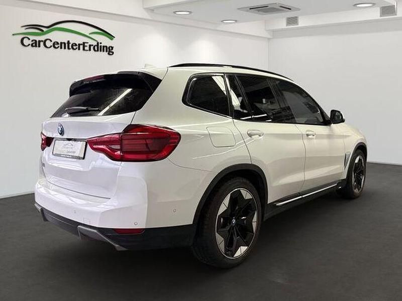 Gebraucht BMW iX3 Impressive 210 kW (286 PS) 2021 Weiß SUV