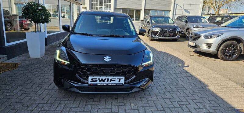 Schwarz Gebraucht 2024 Suzuki Swift Comfort+ Kleinwagen | 18.500 € (Fairer Preis) - Bild 1/4
