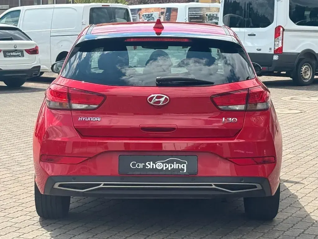 Gebraucht Hyundai i30 Edition 30 120 PS (88 kW) 2021 Rot Limousine