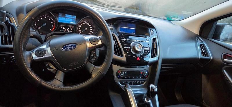 Gebraucht Ford Focus 150 PS (110 kW) 2011 Schwarz Kombi