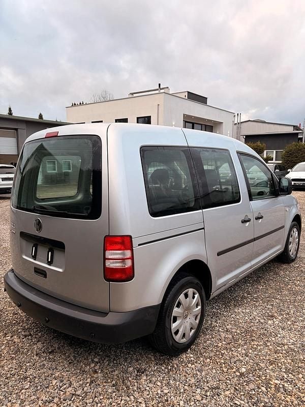 Usado VW Caddy 109 HP (80 kW) 2010 Prateado Monovolume