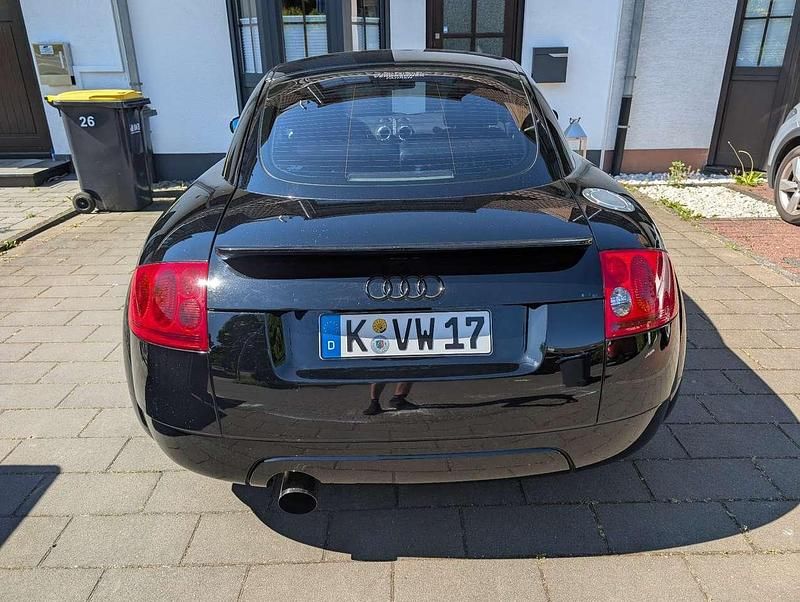Second-hand Audi TT S-Line 180 CP (132 kW) 2000 Negru Coupe